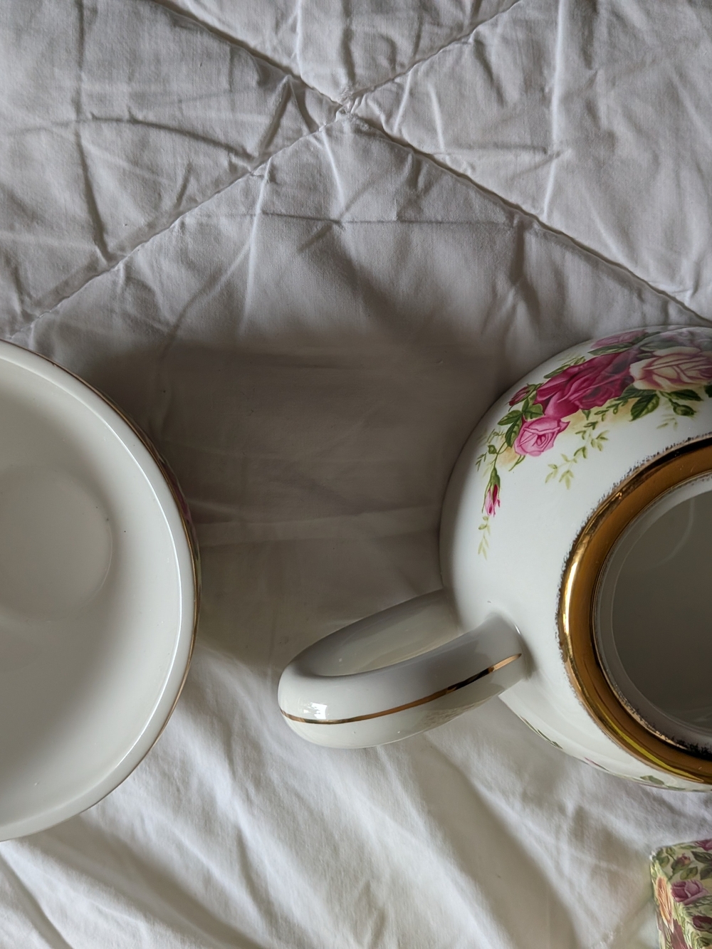 Royal Albert Cup And Tea Pot Set Vintage Rose Tea Set Sugar Bowl with Gold Trim - Picture 9 of 9
